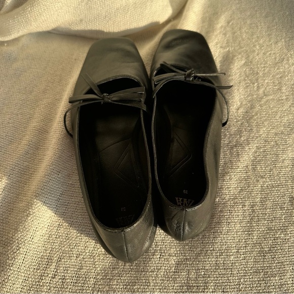 Zara Elegant Black Leather Flats Footwear - Picture 5 of 6